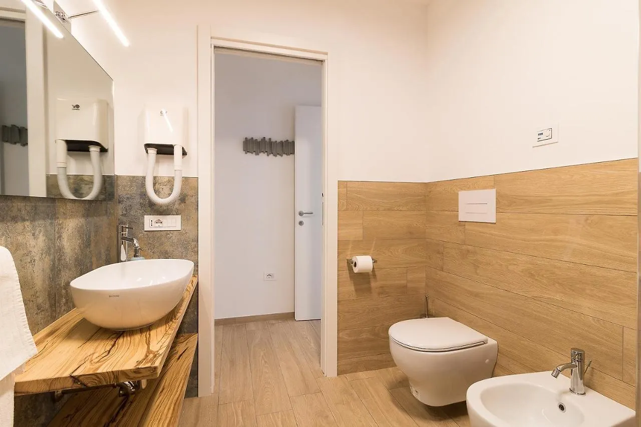 Orange House Relax Apartment Tignale Italy