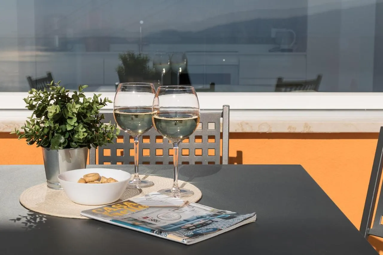 Orange House Relax Apartment Tignale