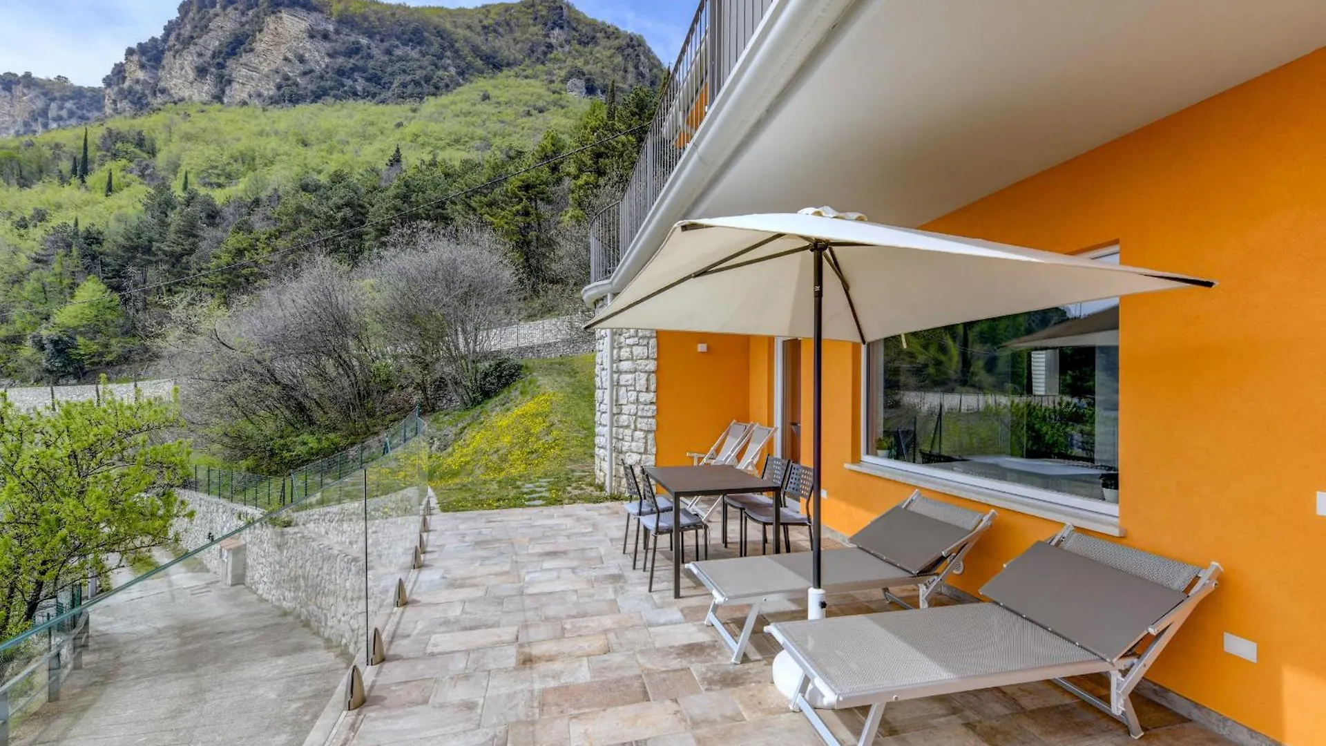 Orange House Relax Apartment Tignale Italy